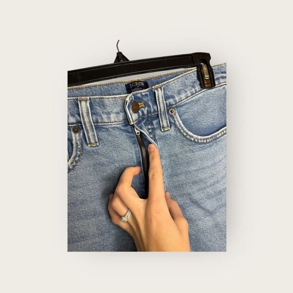 J. Crew Essential Straight Jean in All-Day Stretch Palm Blue Wash Size 28 - Picture 6 of 9